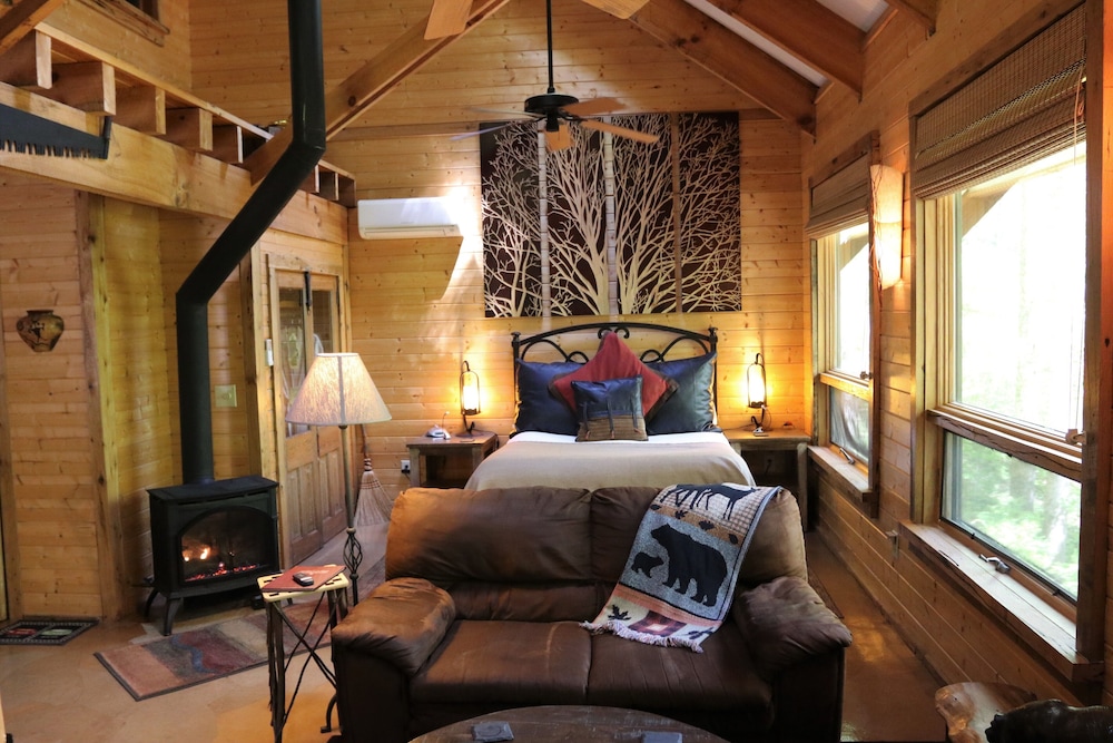 Private Getaway 17 Miles To Asheville Hot Tub Fireplace Pet Friendly In Asheville Hotel Rates Reviews On Orbitz