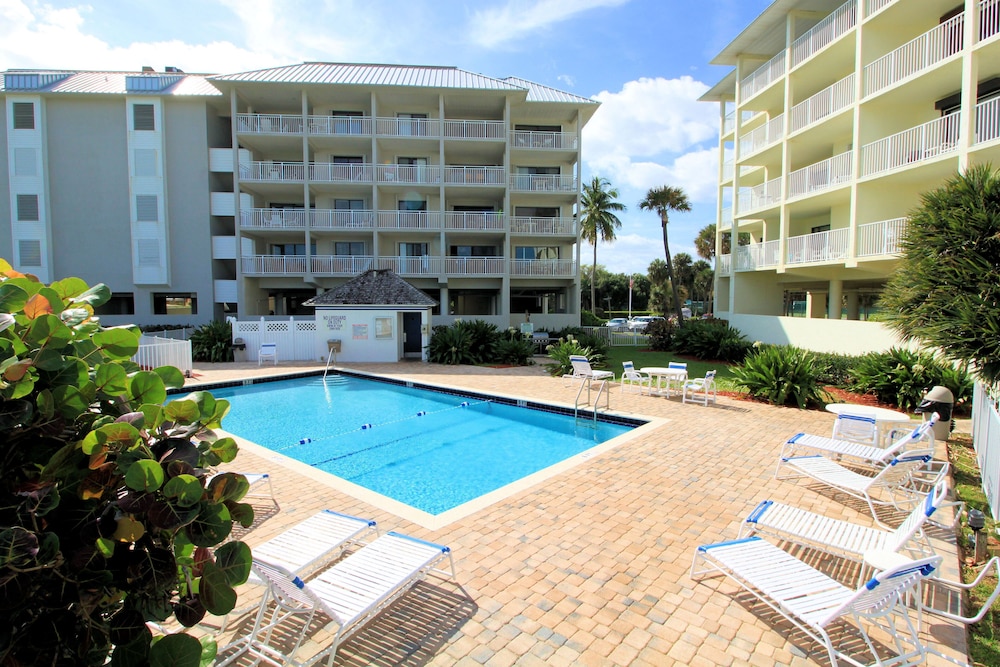 Oceanfront 🌊 Spoonbill Penthouse on S. Hutchinson Island 🏝️ Pet