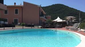 Piscina all'aperto