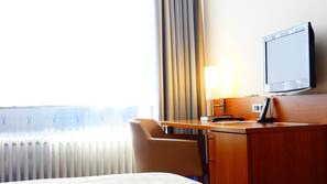 Allergikerbettwaren, Zimmersafe, Schreibtisch, kostenlose Babybetten