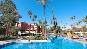 3 piscinas al aire libre