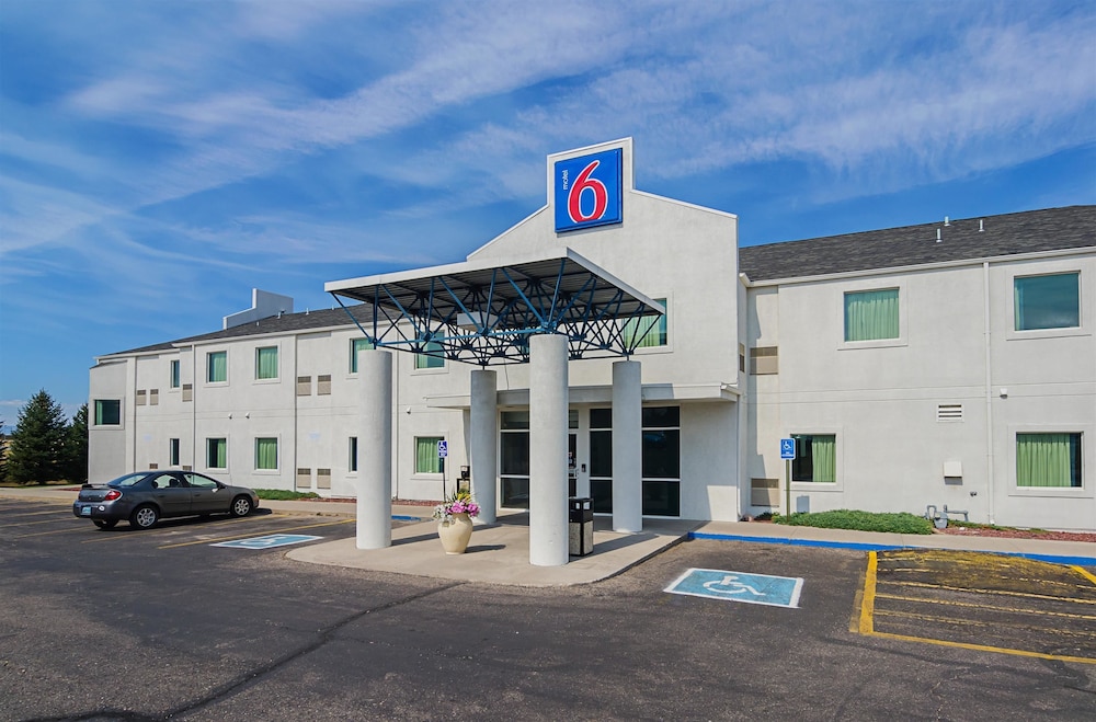 Motel 6 Wheatland Wy 2018 Pictures Reviews Prices Deals Hotel Front Featured Image