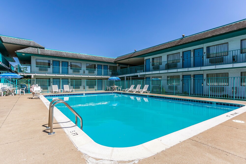 Rodeway Inn Nashville Nashville Tn 311 West Trinity Lane