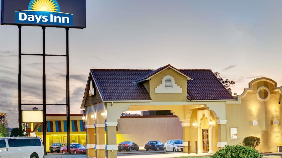 Days Inn by Wyndham Louisville Airport Fair and Expo Center