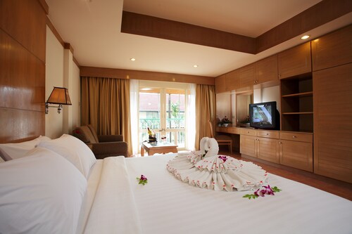 Horizon Patong Beach Resort Spa Tha Airasiago Photo Of Room