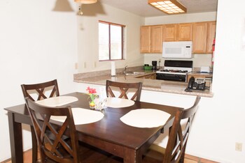 Sunnyvale Garden Suites - Joshua Tree National Park