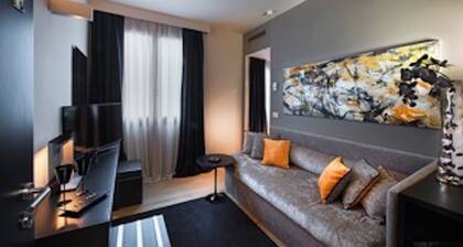 Charming House DD724