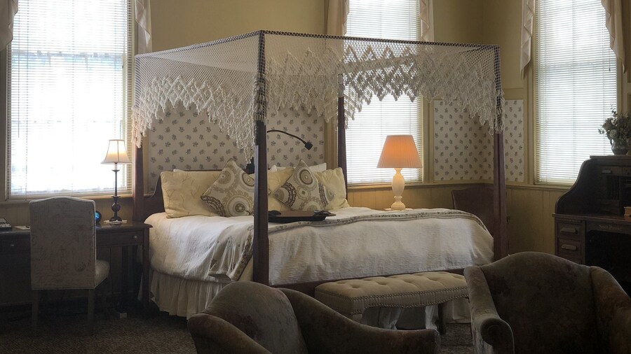 Chambery Inn