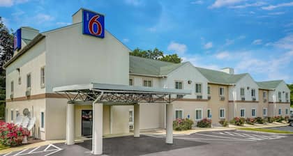 Motel 6 Gordonville, PA