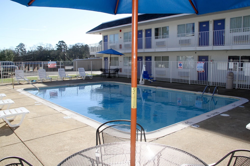 Motel 6 Lufkin, TX in Lufkin Best Rates & Deals on Orbitz