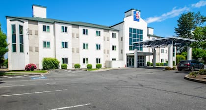 Motel 6 Portland, OR - North
