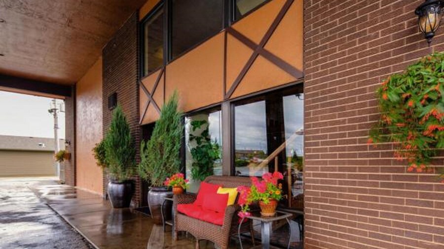 Foothills Inn