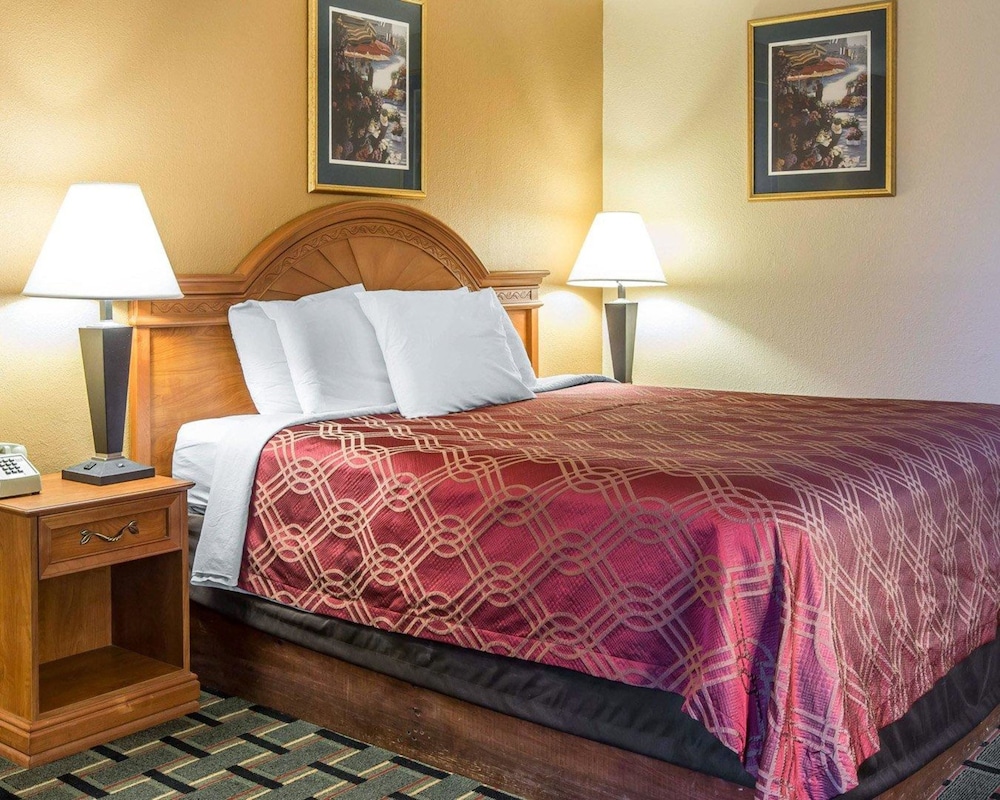 Econo Lodge in Dalton, United States