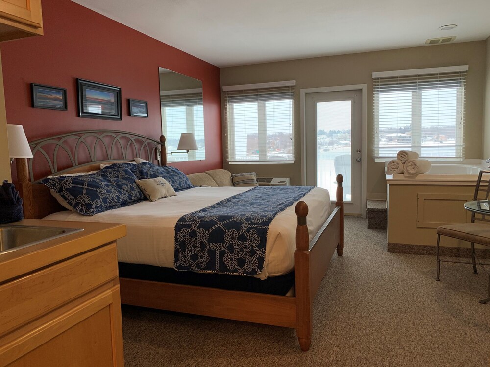 The Weathervane Inn, Montague 84 Room Prices & Reviews Travelocity