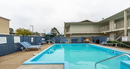 Days Inn by Wyndham New Philadelphia
