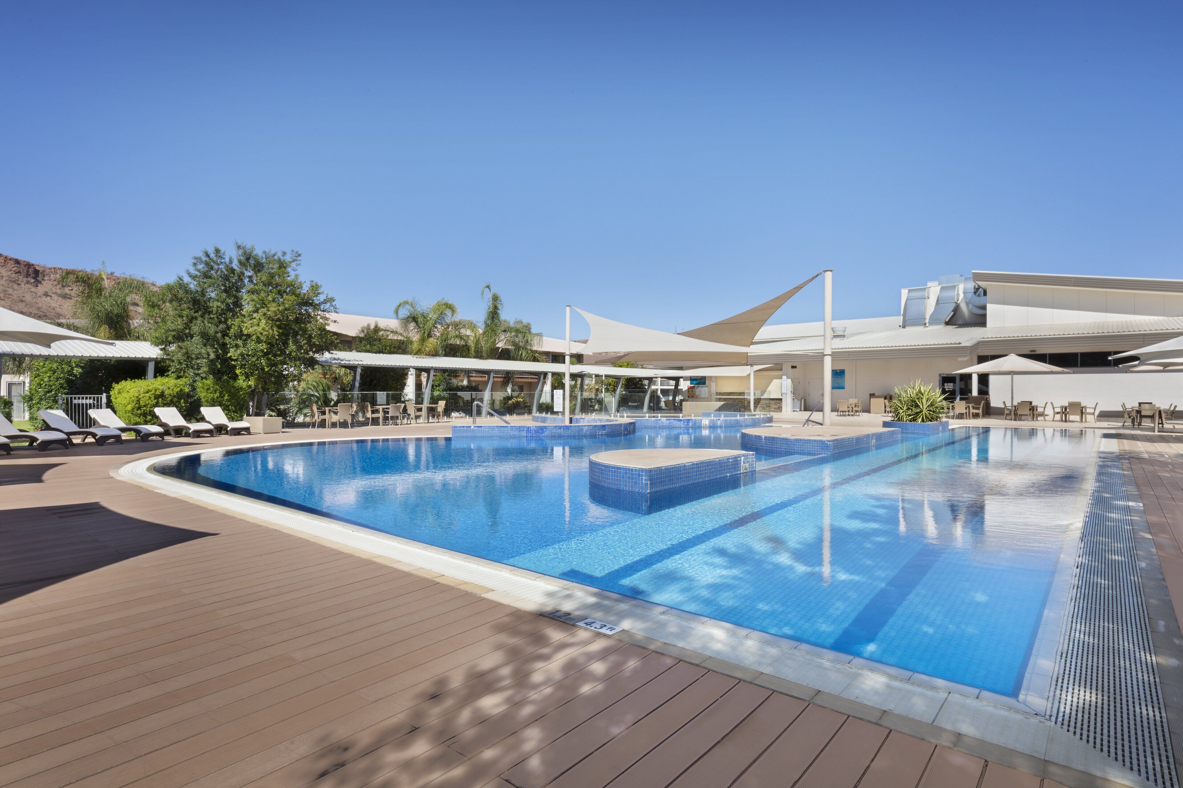 Crowne Plaza Alice Springs Lasseters