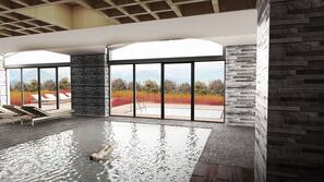 Una piscina cubierta