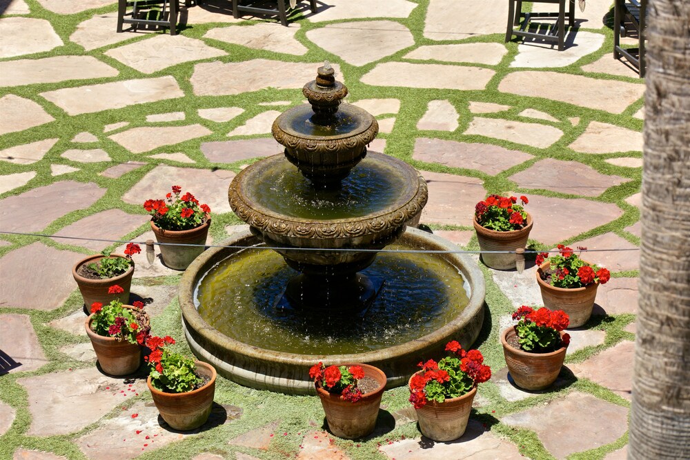 Fountain, Ocean Beach Hotel