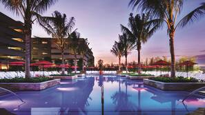 Seasonal outdoor pool, open 10:00 AM to 6:00 PM, cabanas (surcharge)