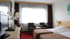 In-room safe, desk, iron/ironing board, free WiFi