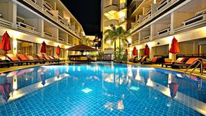 2 outdoor pools, pool umbrellas, pool loungers