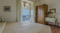 Hotel Bel Soggiorno (Taormina, ITA) | Expedia.com.au Hotel Bel Soggiorno (Taormina, ITA) | Expedia.com.au