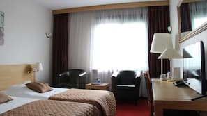1 slaapkamer, een kluis op de kamer, een bureau, gratis babybedden