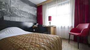 1 slaapkamer, een kluis op de kamer, een bureau, gratis babybedden