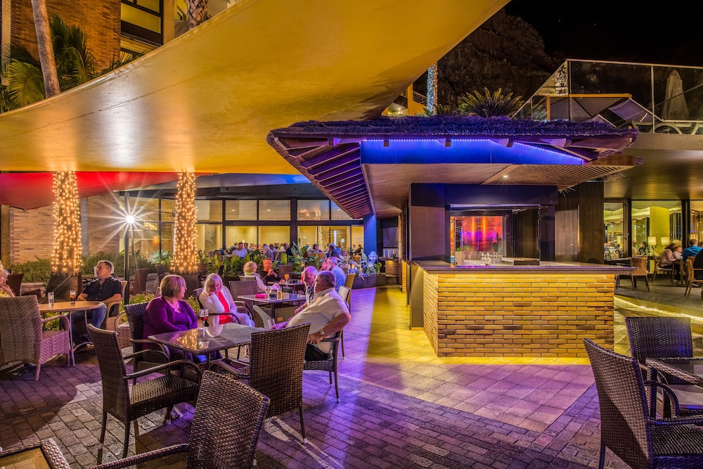 Poolside bar, Calheta Beach - All Inclusive