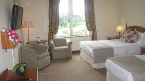 Desk, iron/ironing board, free WiFi, linens