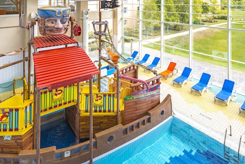 Paris All Inclusive Resorts Hotels From 106 Explorers Hotel At Disneyland Paris