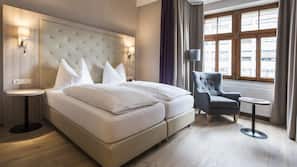 Allergikerbettwaren, Minibar, Zimmersafe, Schreibtisch