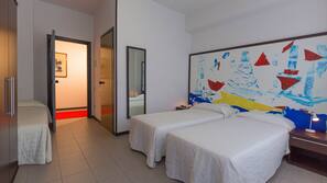 1 chambre, minibar, coffre-forts dans les chambres