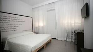 1 chambre, minibar, coffre-forts dans les chambres