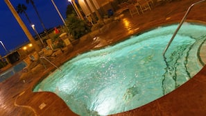 Outdoor spa bath