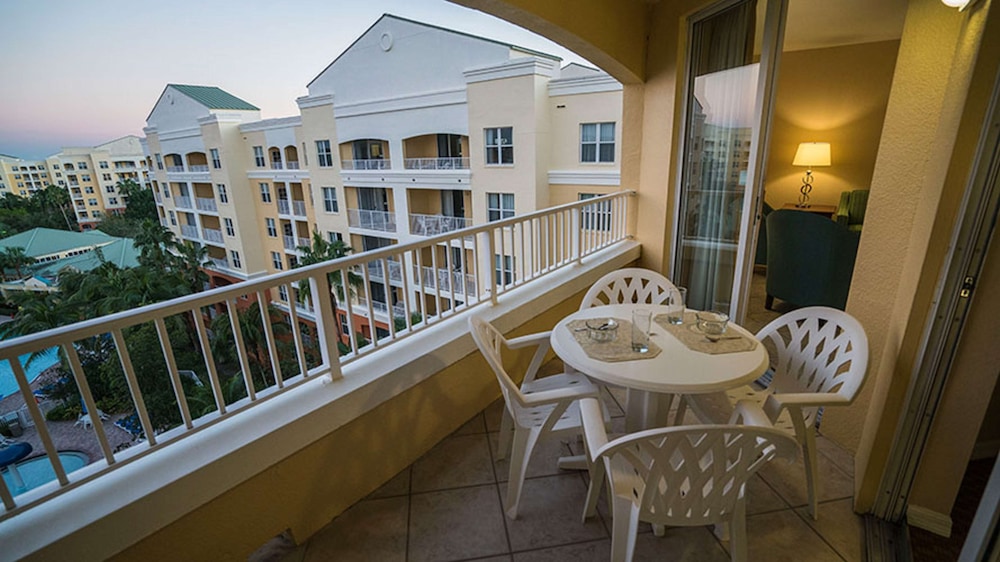 Discount  60  Off  Weston Inn Suites United States Hotel Room 007 Ventura