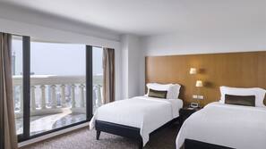 1 bedroom, Egyptian cotton sheets, premium bedding, in-room safe