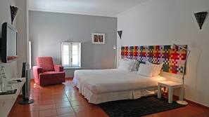 Minibar, in-room safe, iron/ironing board, free WiFi