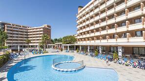 2 piscinas al aire libre, tumbonas