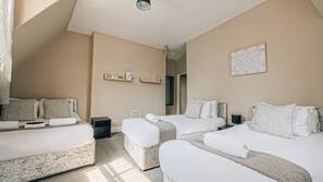 Individually decorated, iron/ironing board, free WiFi, linens