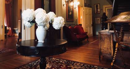 Rothschild-Pound House Inn