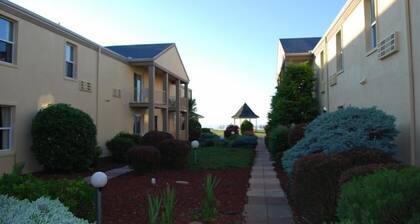 Clinton Inn And Suites