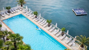 Piscine extérieure (ouverte en saison)