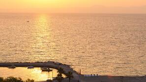 Private beach, sun-loungers, beach umbrellas, beach towels
