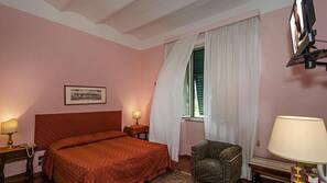 Minibar, una cassaforte in camera, una scrivania
