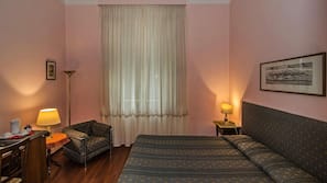 Minibar, una cassaforte in camera, una scrivania