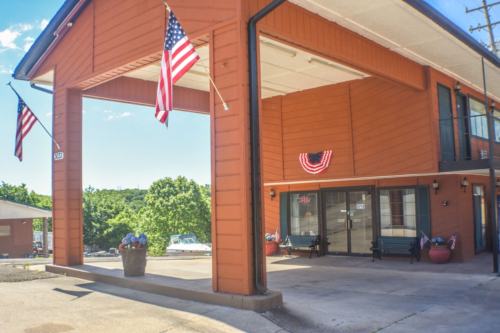 Liberty Lodge In Branson Hotel Rates Reviews On Orbitz Featured Image