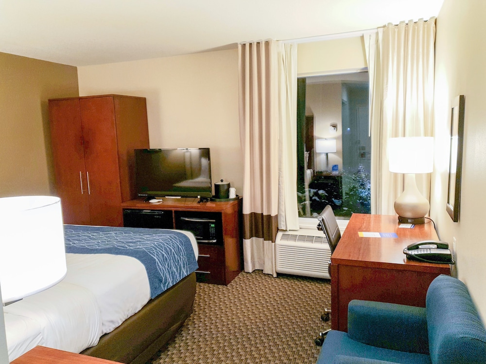 Comfort Inn & Suites Logan Near University in Logan Best Rates & Deals on Orbitz