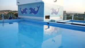 2 piscine all'aperto