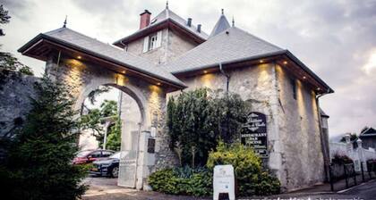 Chateau des Comtes de Challes